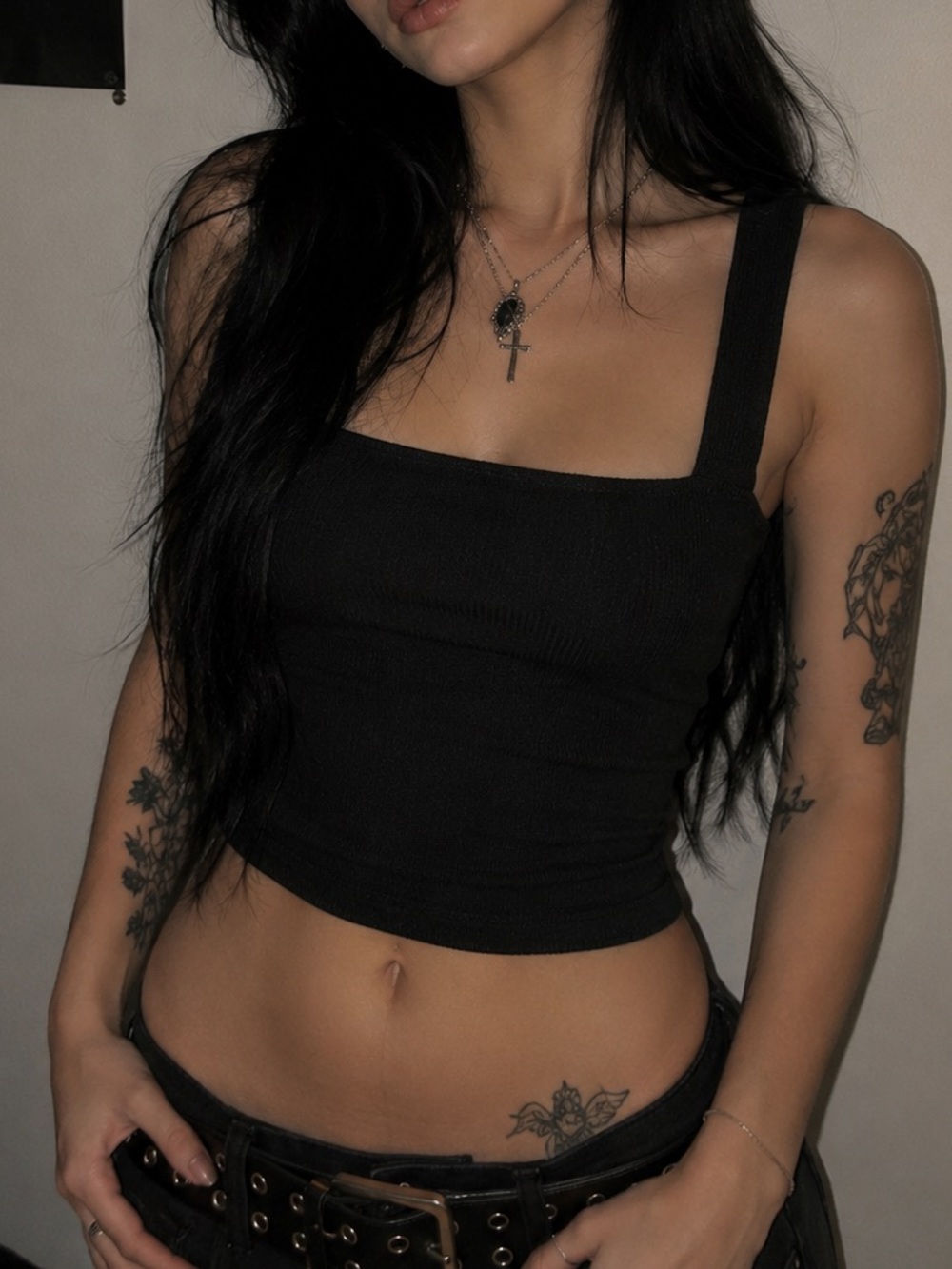 ❤️45-55% OFF BUNDLES🩷 American Eagle Square-Neck Crop Tank Top - Black